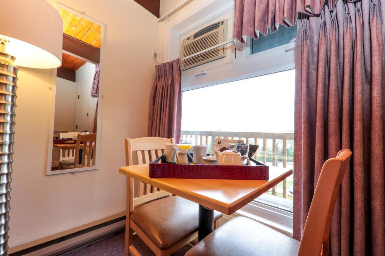 Lakeview Motel Халибертон Экстерьер фото