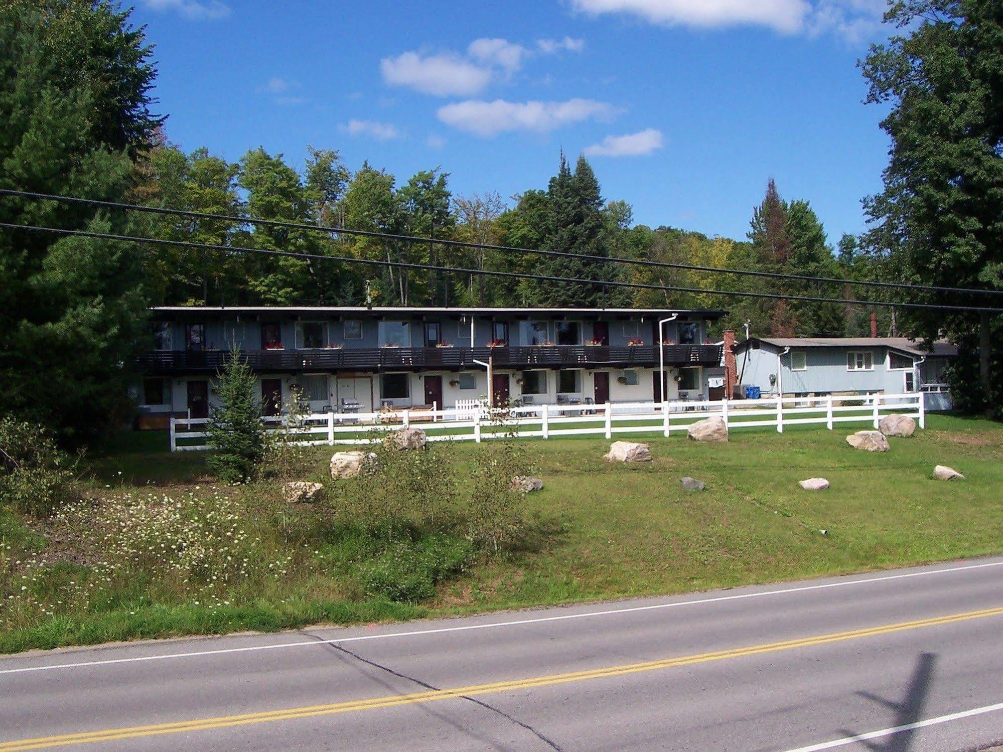 Lakeview Motel Халибертон Экстерьер фото